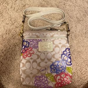 Coach purse, adjustable strap
